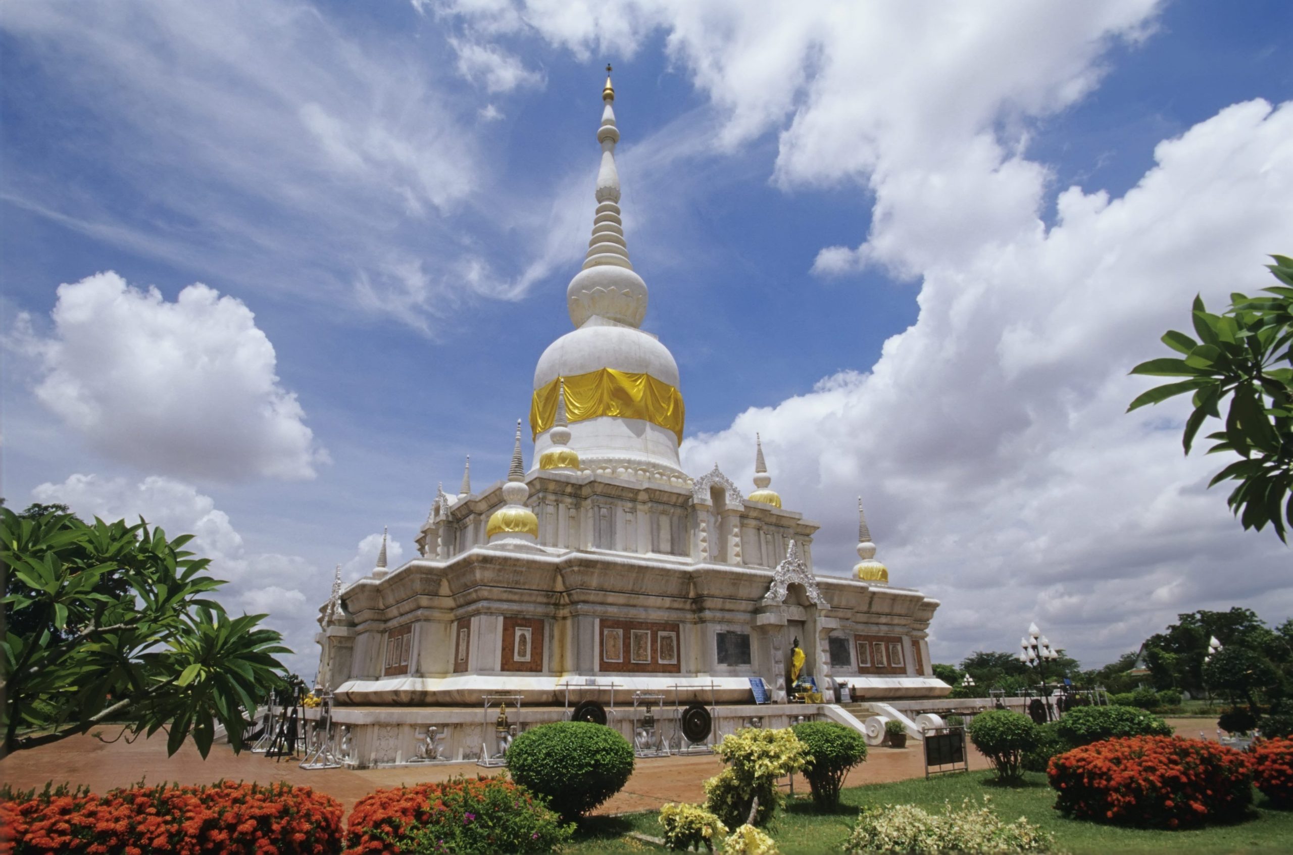 พระธาตุนาดูน พุทธมณฑลแห่งอีสาน